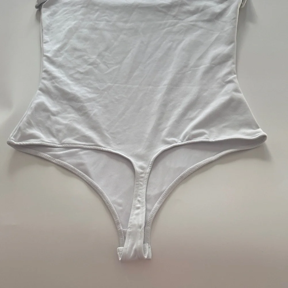 Women’s White Square Neck Short Sleeve Bodysuit - Picture 4 of 5